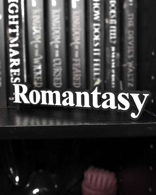 Romantasy Bookshelf Plate